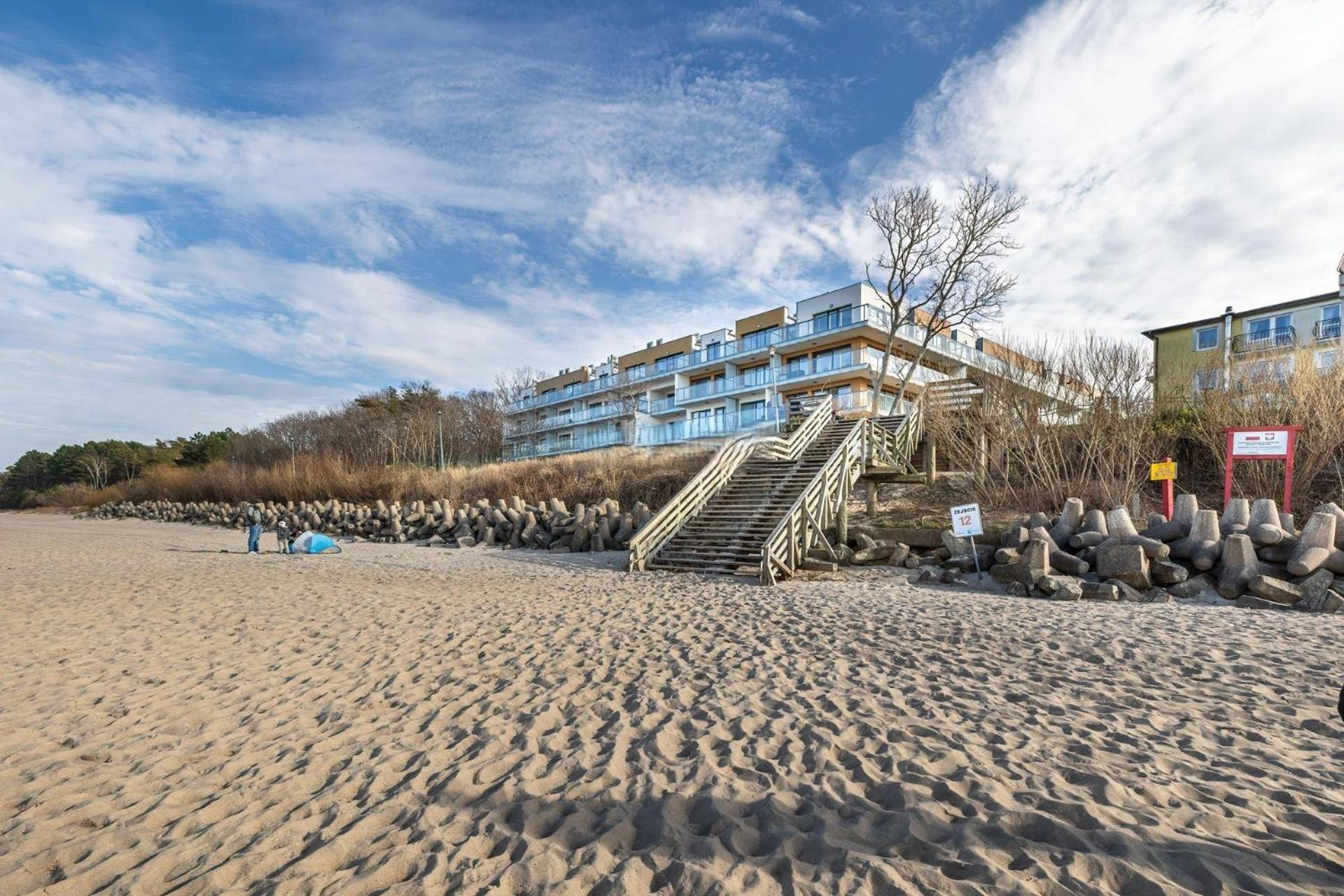 Apartament Z Widokiem Na Morze- Ustronie Apartments Nadmorski Luksus Apartamenty ウストロニエ・モルスキエ エクステリア 写真